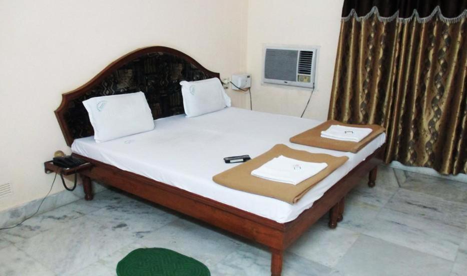 Hotel Geethanjali Residency Бадрачалам Екстериор снимка