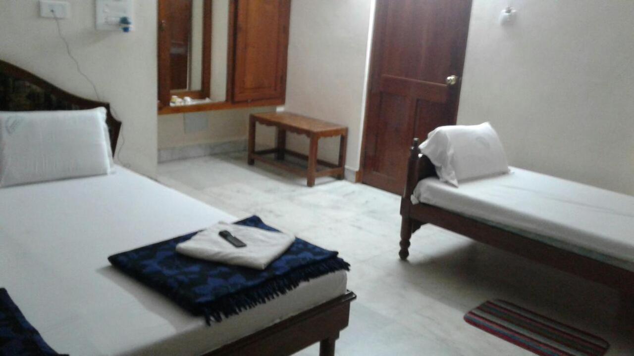 Hotel Geethanjali Residency Бадрачалам Екстериор снимка