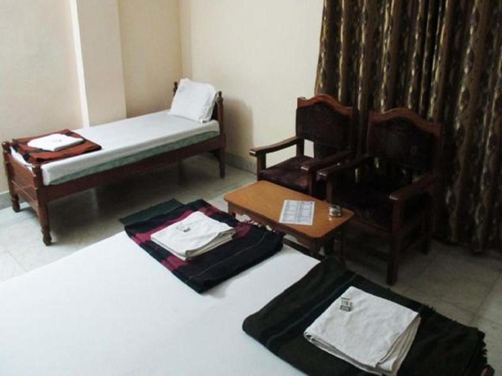 Hotel Geethanjali Residency Бадрачалам Екстериор снимка