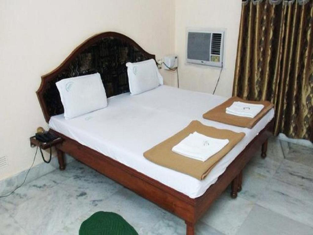 Hotel Geethanjali Residency Бадрачалам Екстериор снимка